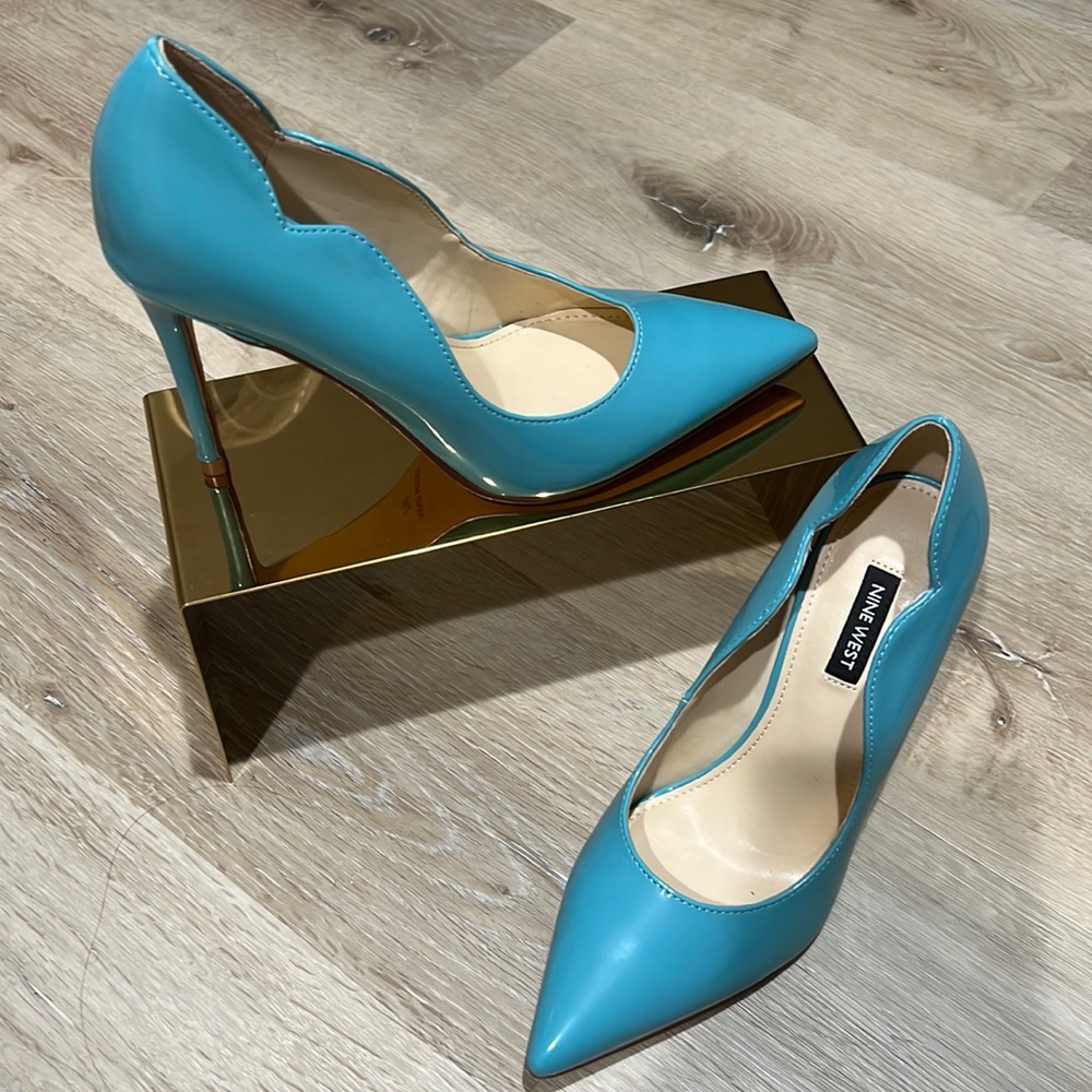 Nine West scallop heels
